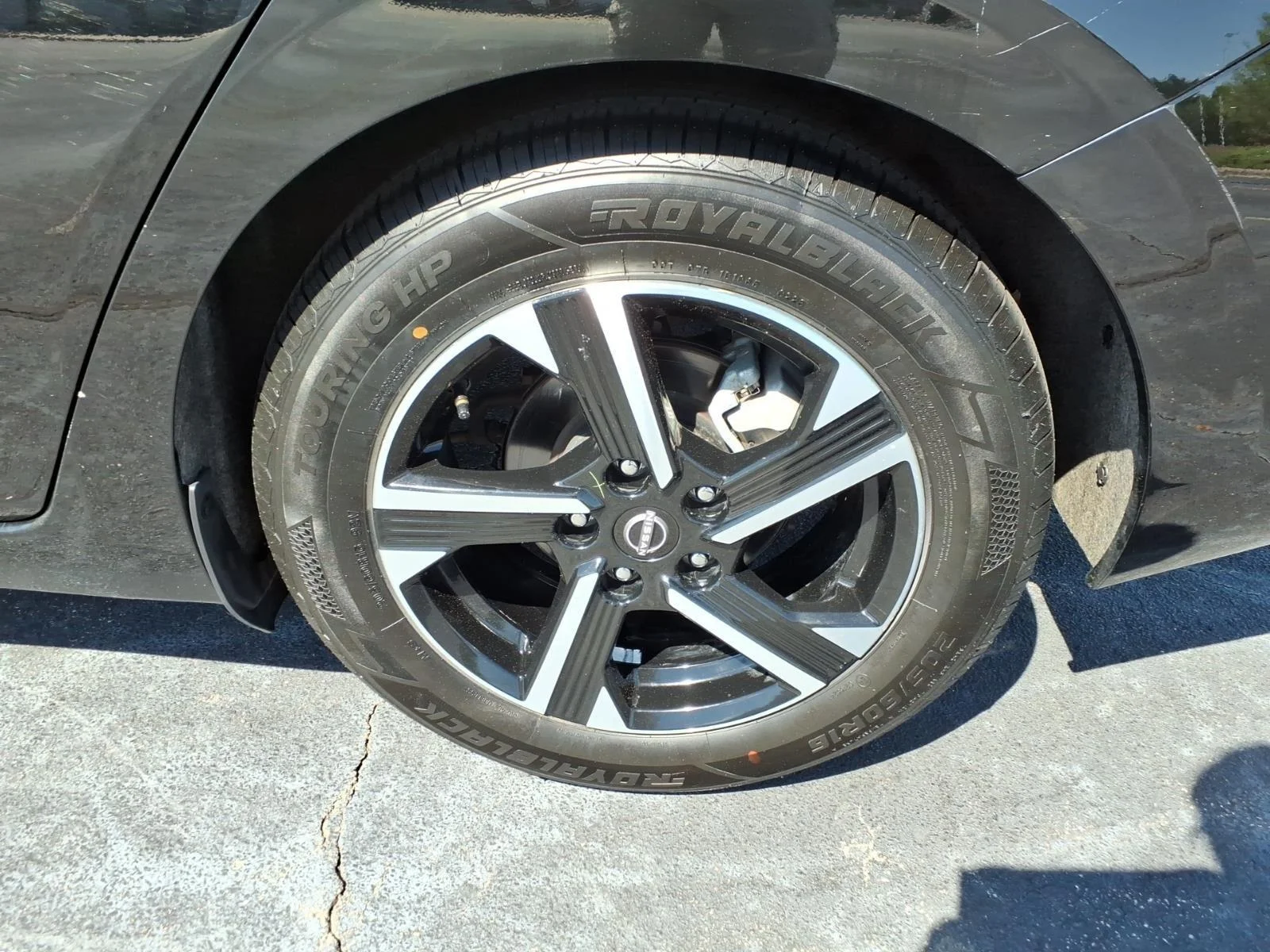 Used 2025 Super Black Nissan SV image 12