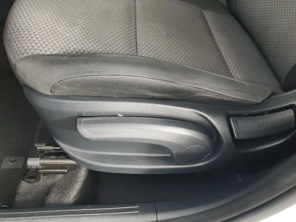 Used 2025 White Kia LX image 26