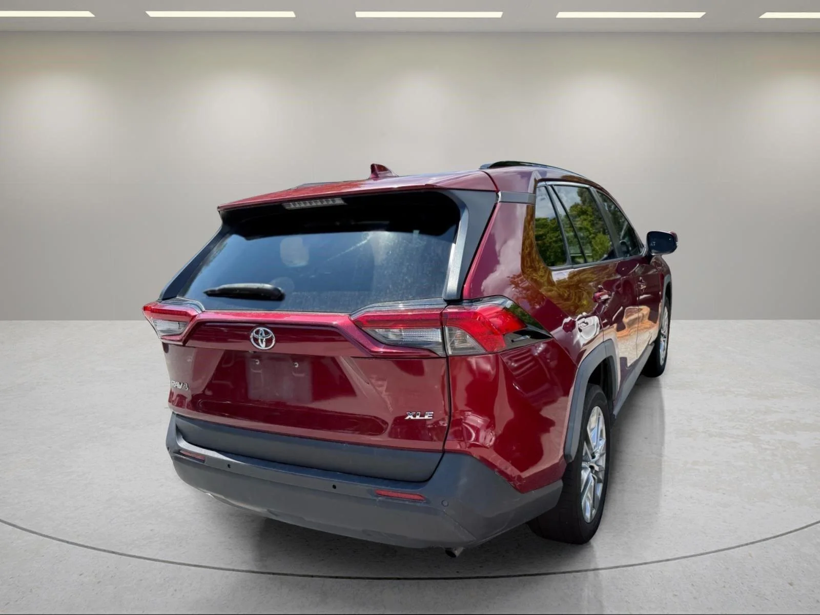 Used 2019 Ruby Flare Pearl Toyota XLE Premium image 13