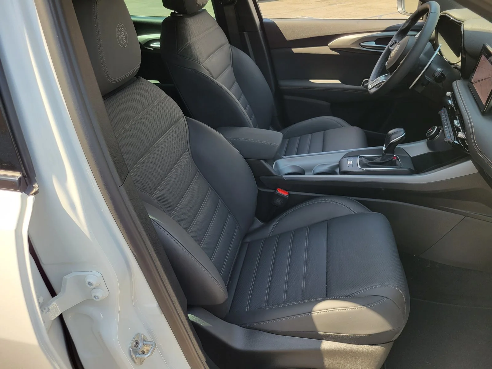 Used 2026 White Alfa Romeo Base image 19