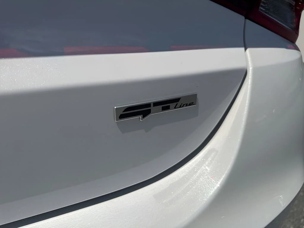 Used 2024 White Kia GT-Line image 31