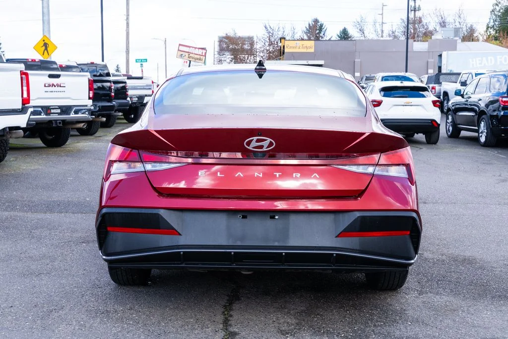 Used 2024 Red Hyundai SEL image 5