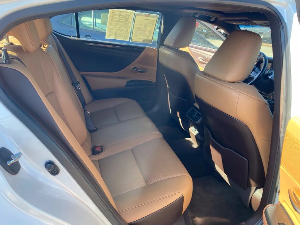 Used 2021 White Lexus 250 image 15