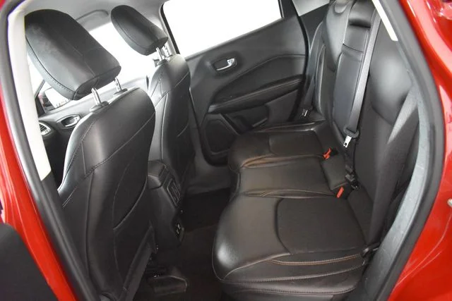 Used 2018 Red Jeep Latitude image 20