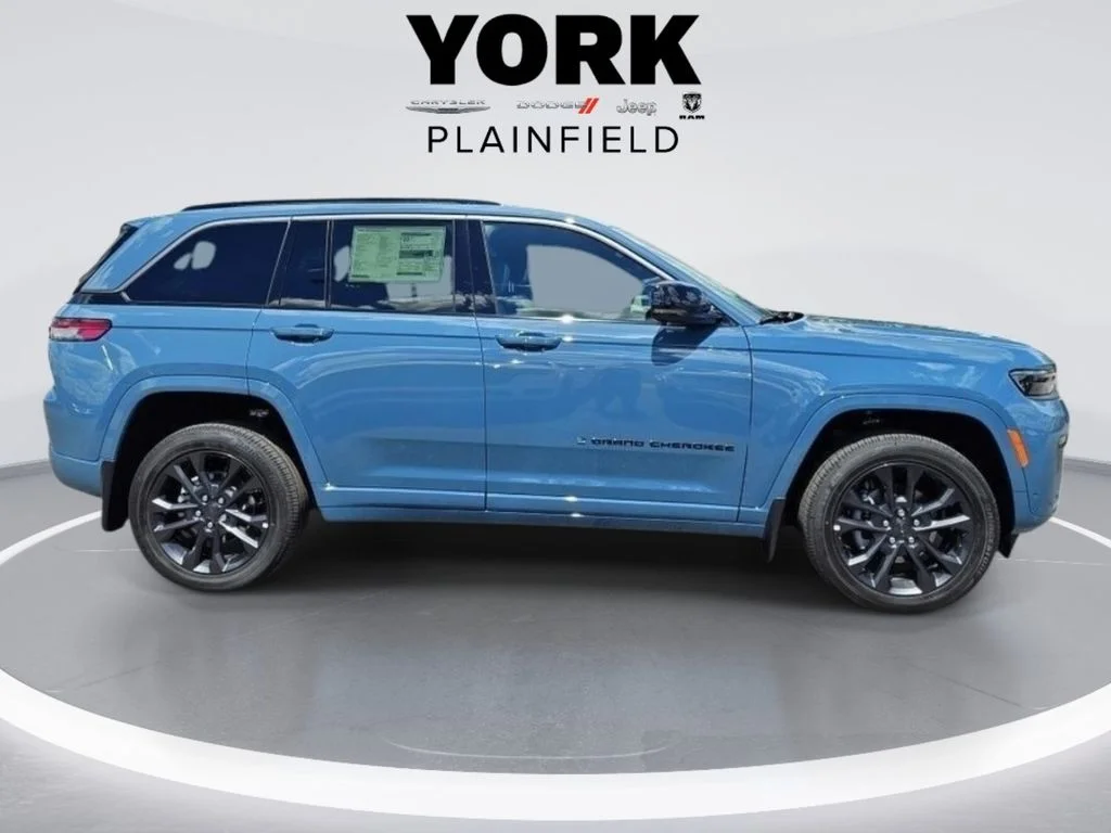New 2026 Steel Blue Exterior Paint Jeep Limited Reserve image 7