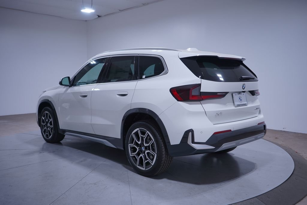 Used 2026 Alpine White BMW xDrive28i image 2