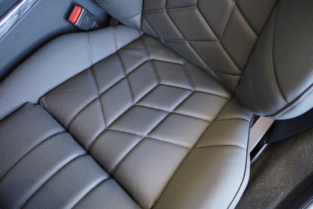 Used 2026 Brooklyn Gray Metallic BMW 750e xDrive image 13