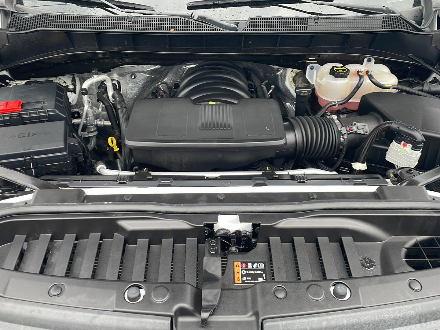Used 2025 Summit White Chevrolet Work Truck image 9