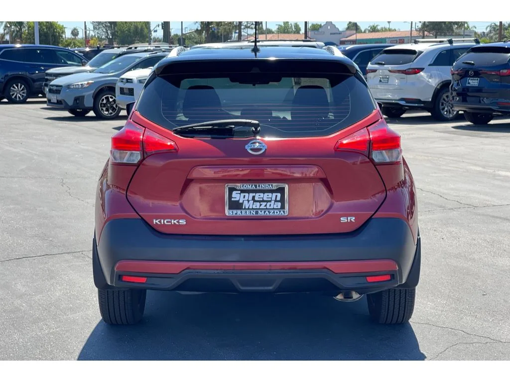 Used 2018 Cayenne Red/Super Black Nissan SR image 5