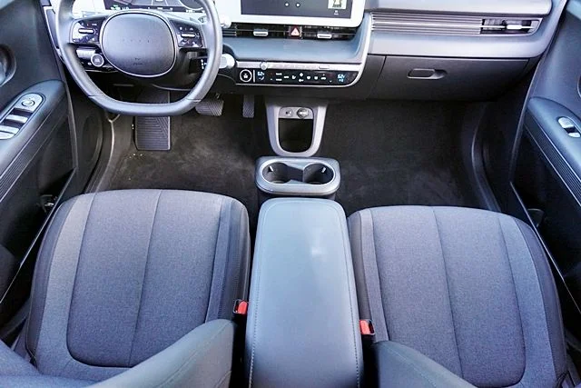Used 2024 Gray Hyundai SEL image 19