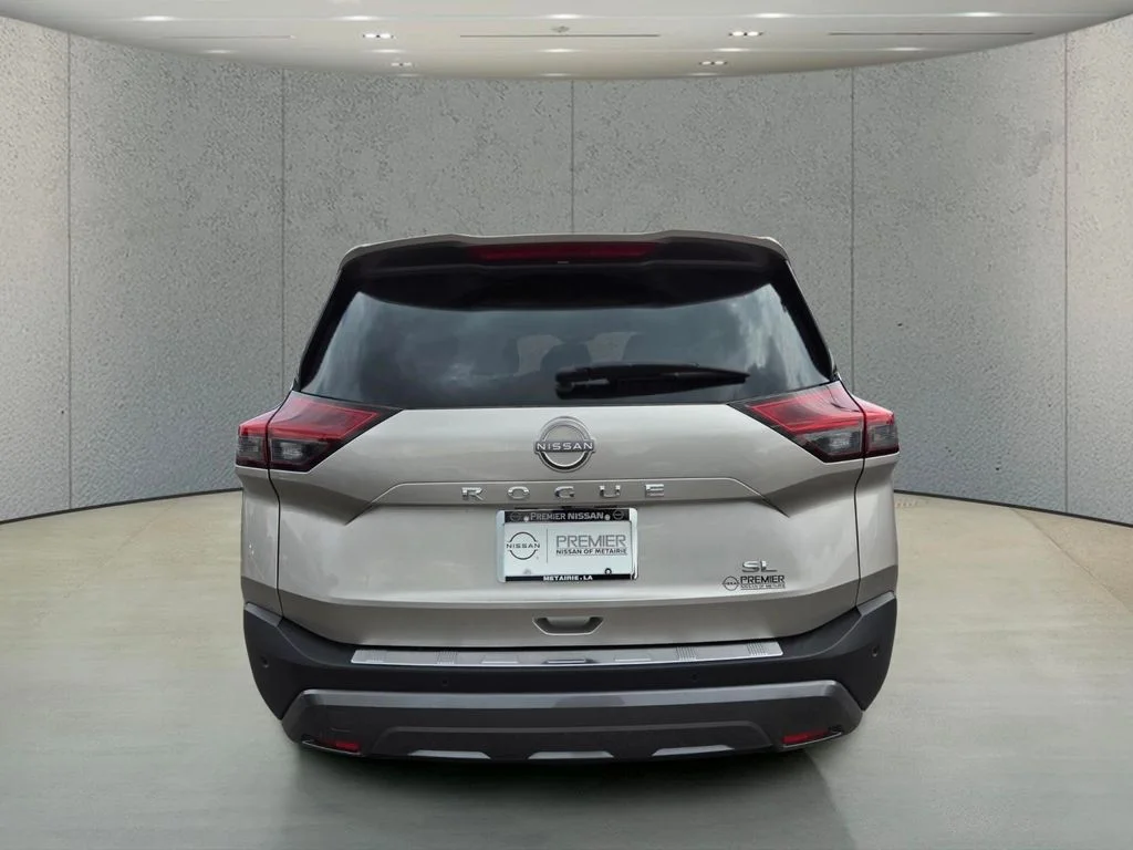 Certified Used 2023 Gold Nissan SL image 4