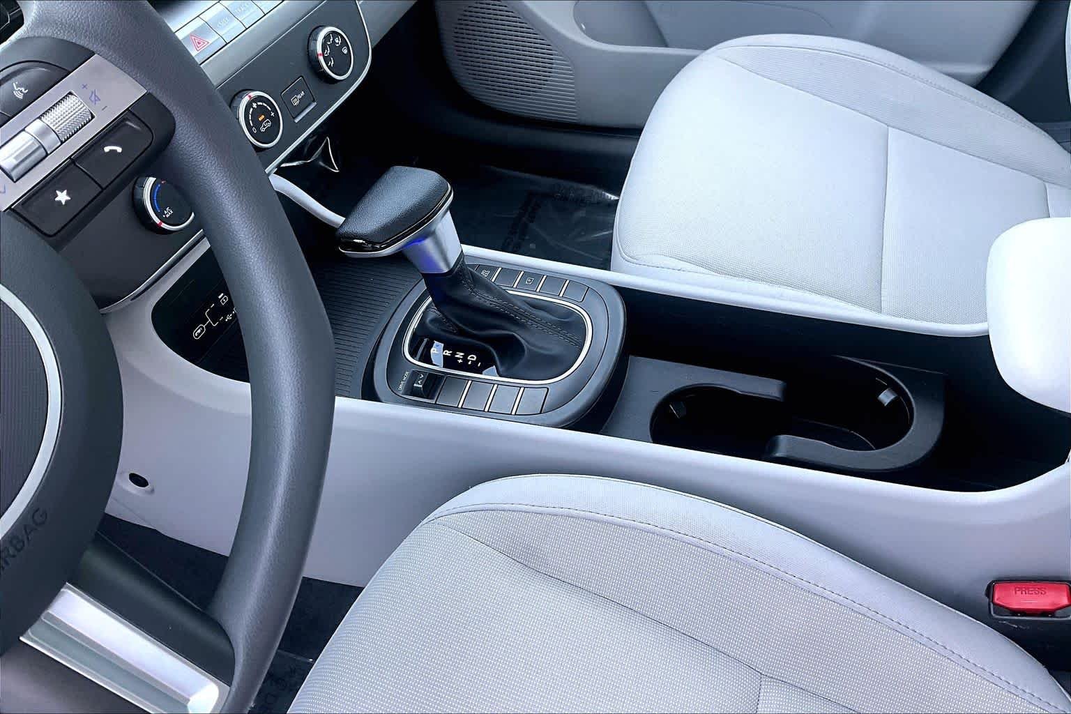 Used 2025 Denim Blue Hyundai SE image 17