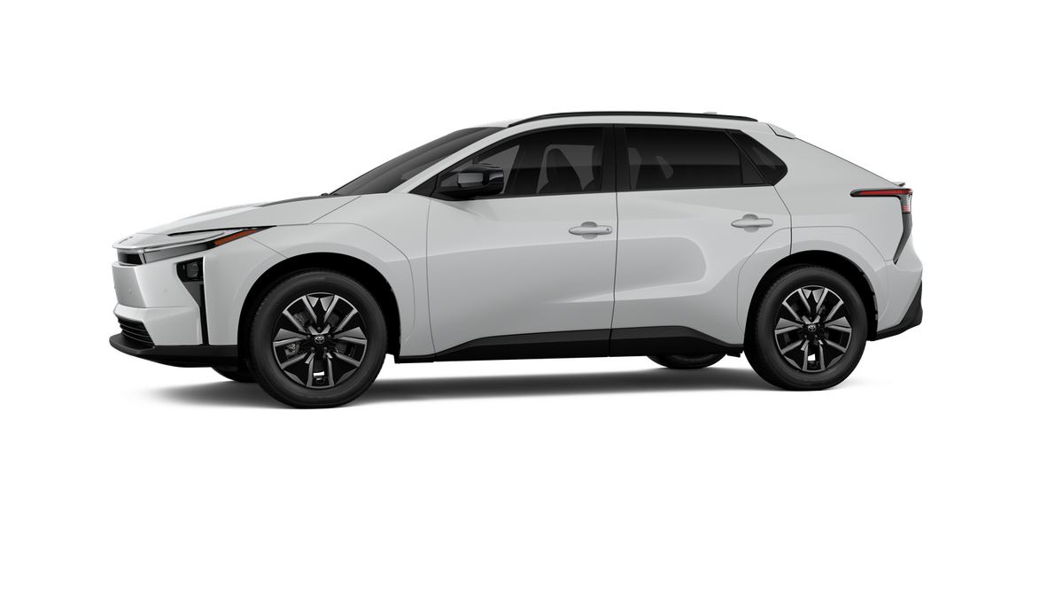 New 2026 Wind Chill Pearl Toyota XLE image 3