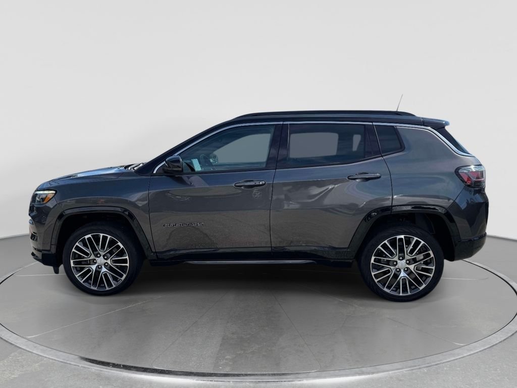 Used 2023 Gray Jeep Limited image 4