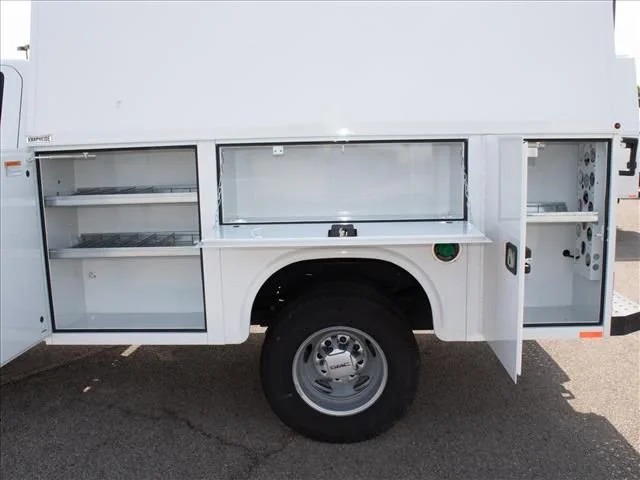 2025 GMC Sierra 3500 Chassis Cab Pro - Photo 19