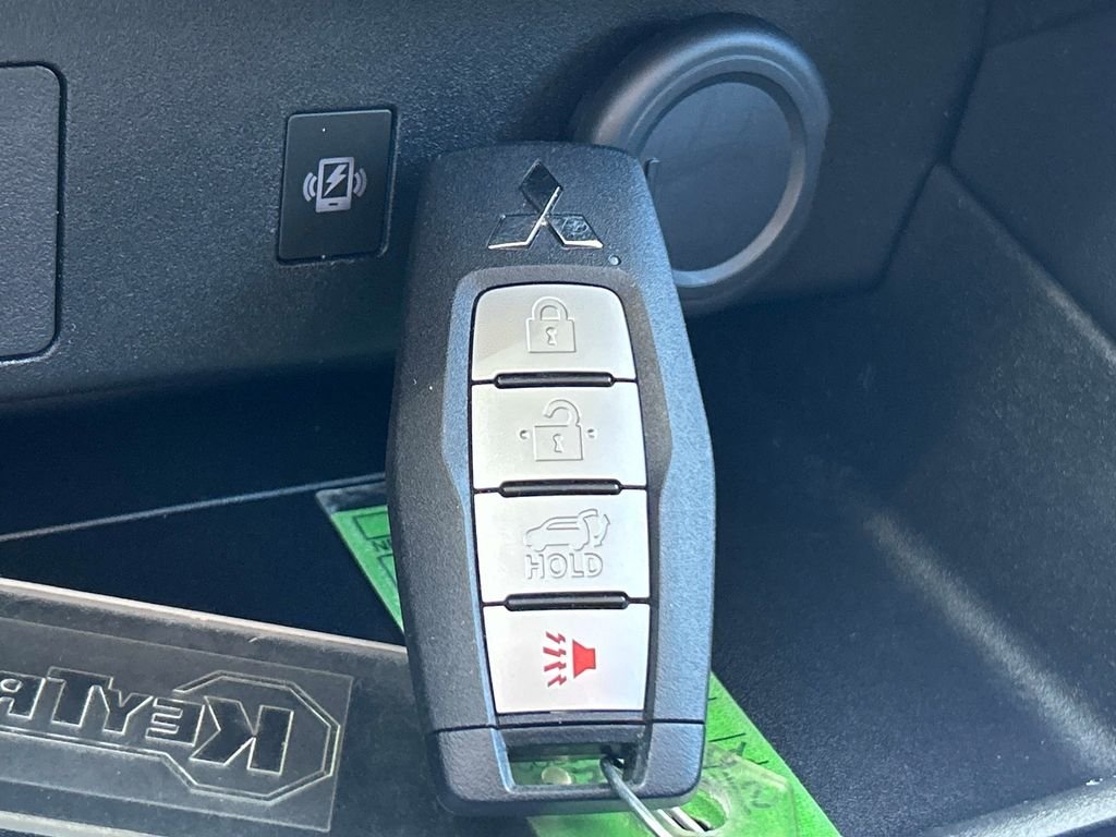 Used 2025 Silver Mitsubishi SEL image 38