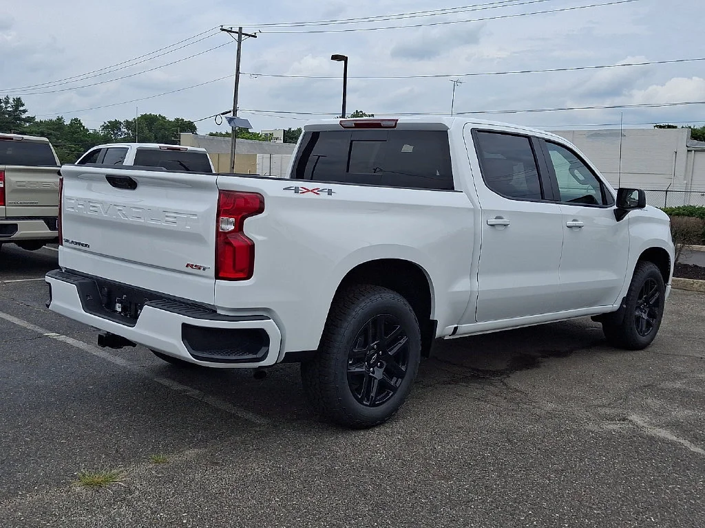 New 2026 Summit White Chevrolet RST image 8