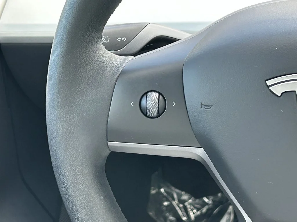 Used 2023 Pearl White Multi-Coat Tesla Base image 19