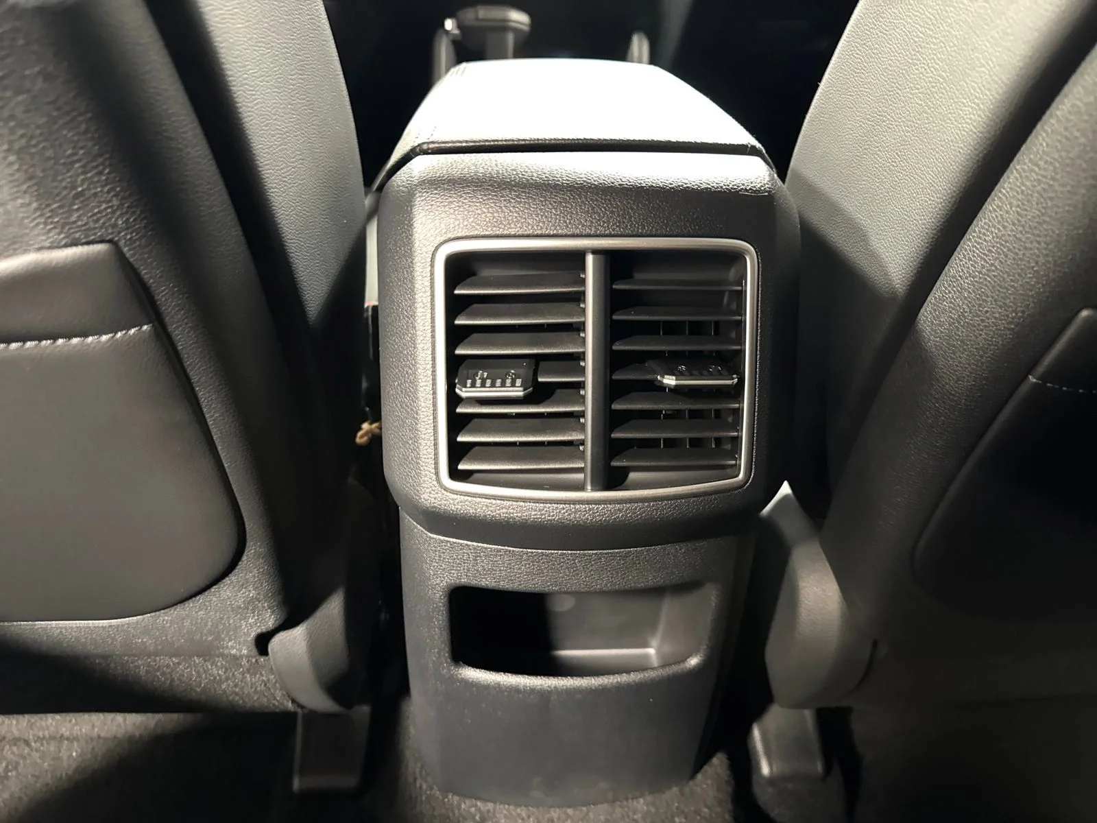 New 2026 Glacial White Pearl Kia EX image 27