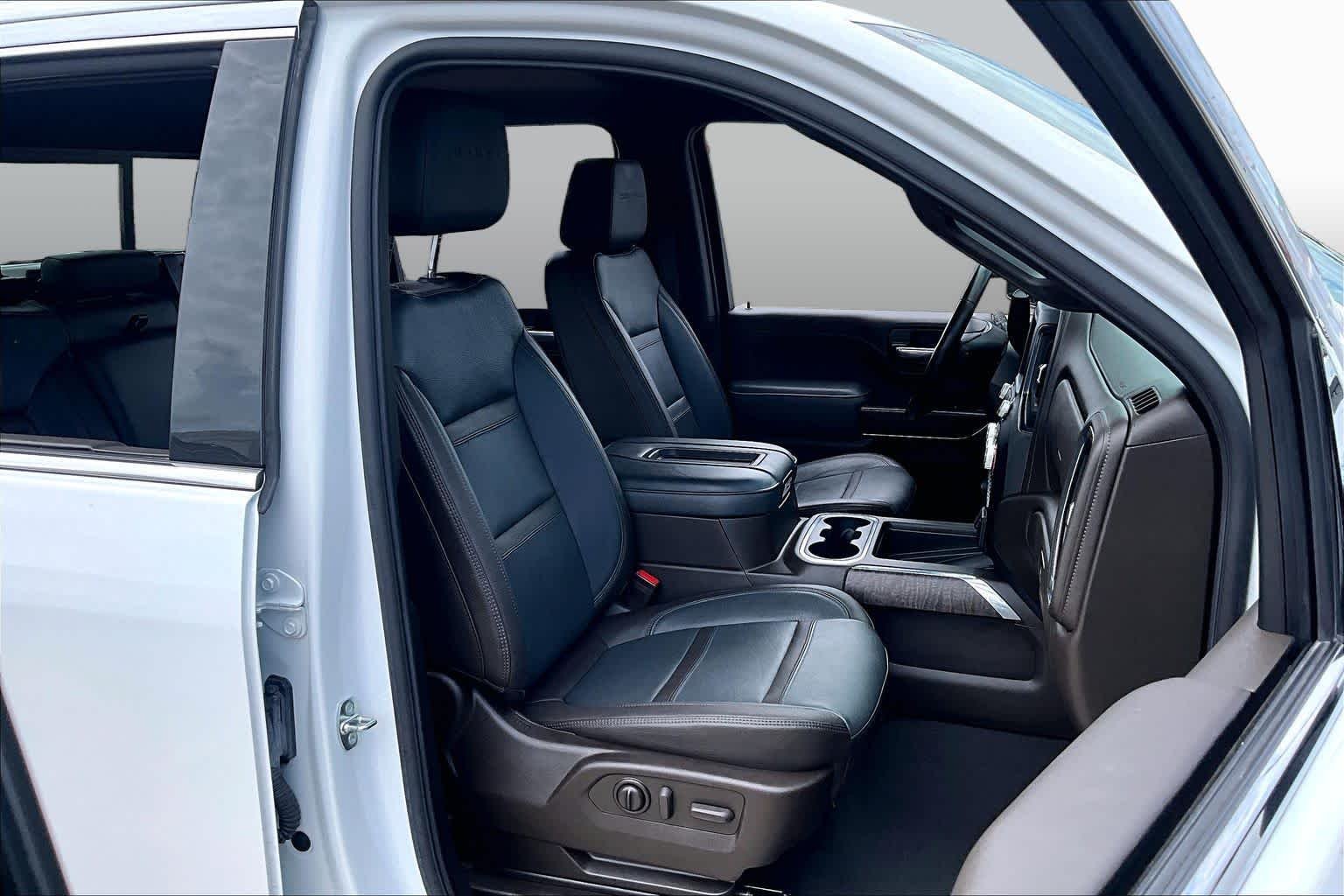 Used 2022 Summit White GMC Denali image 9