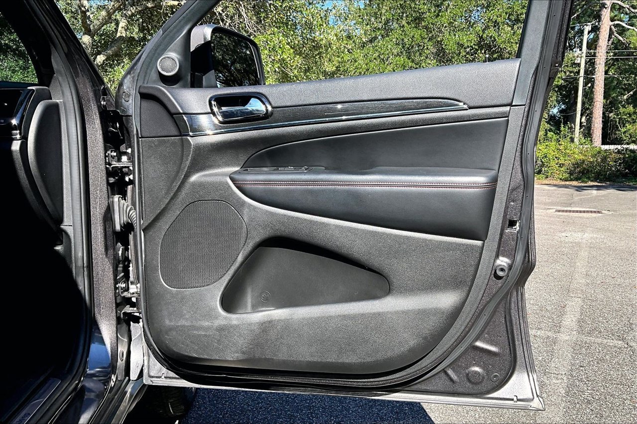 Used 2019 Gray Jeep Trailhawk image 28