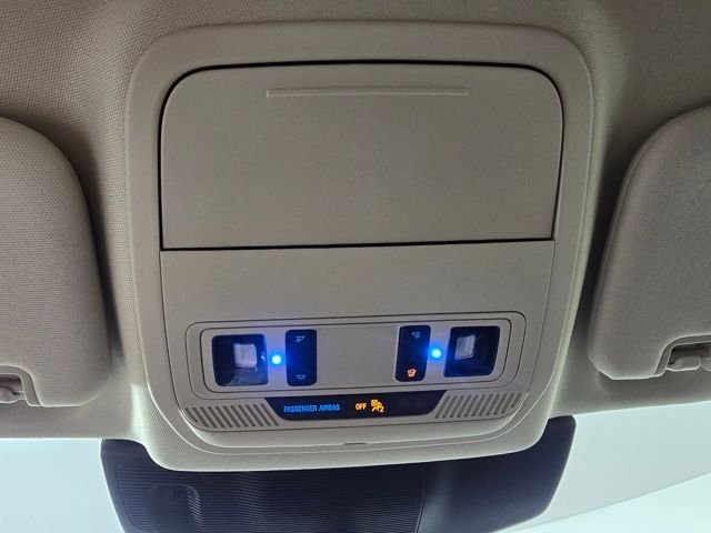 Used 2023 White Metallic Ford XLT image 28