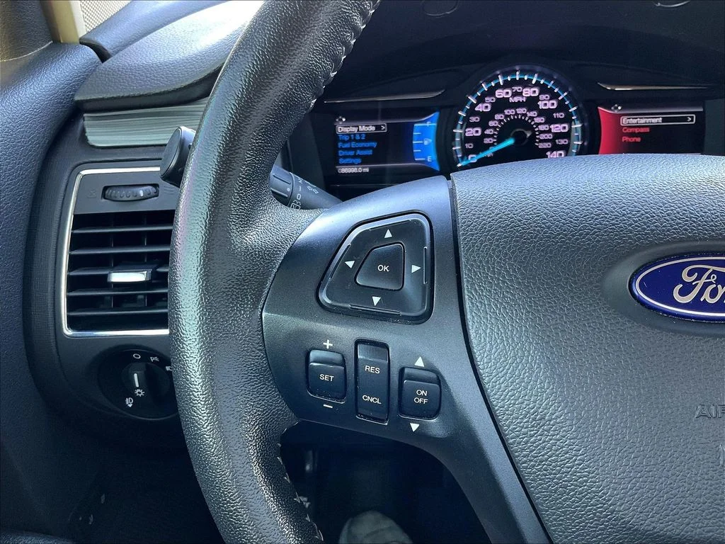 Used 2019 Red Ford SEL image 29