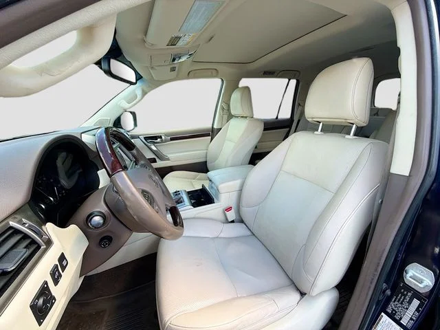 Used 2019  Lexus 460 image 11