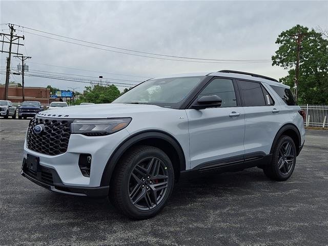 New 2026 Space White Metallic Ford ST-Line image 22