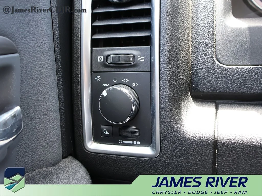 Used 2023 White Ram SLT image 30