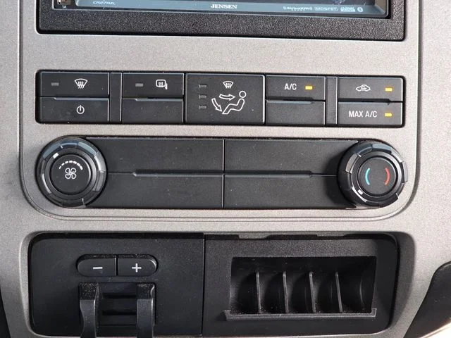Used 2016 Silver Ford XLT image 17