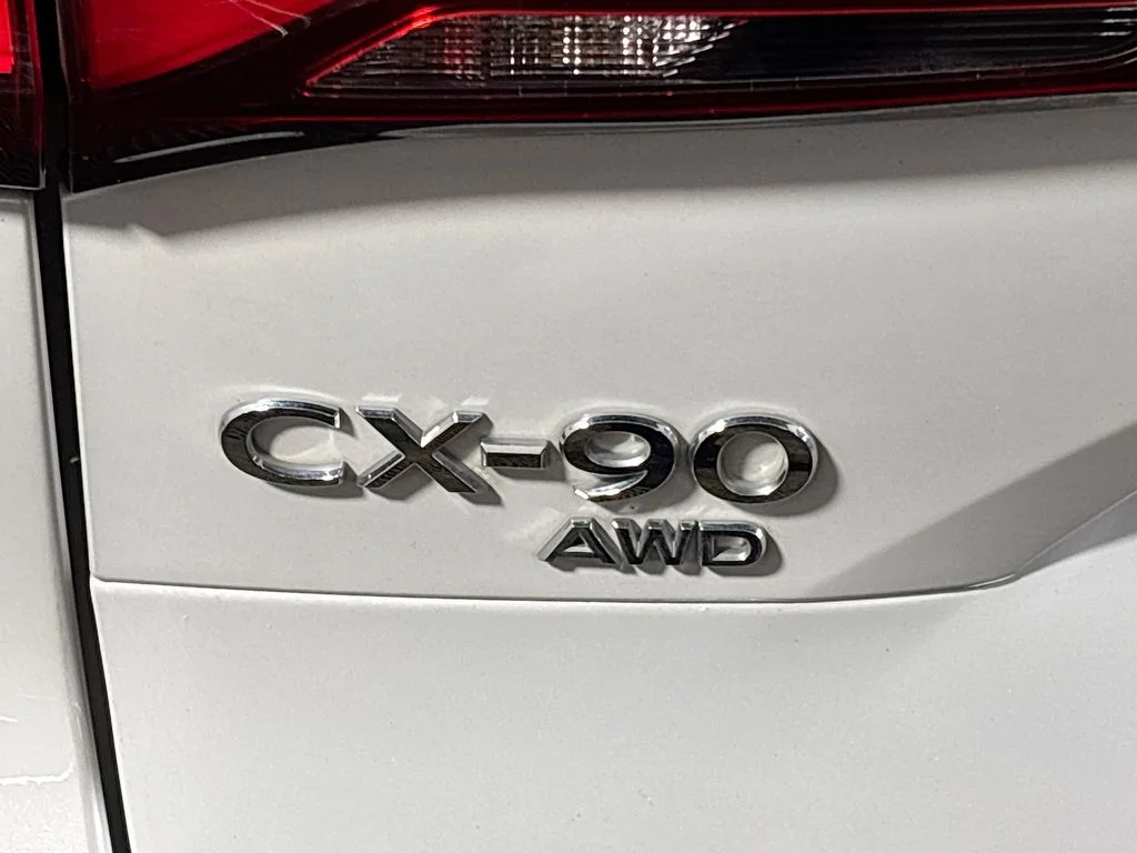 Used 2024 White Mazda 3.3 Turbo Select image 23