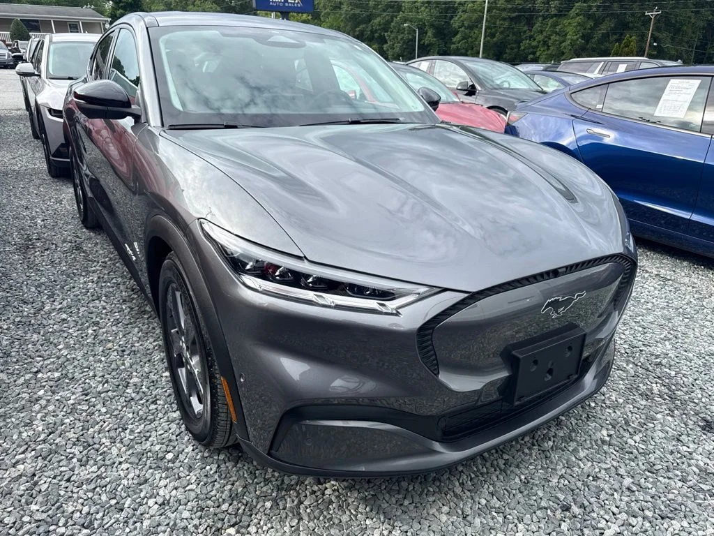 Used 2023 Gray Ford Select image 2