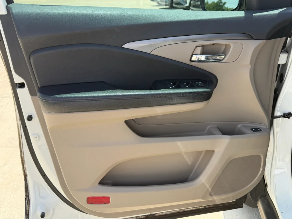 Used 2017 White Diamond Pearl Honda EX-L image 20