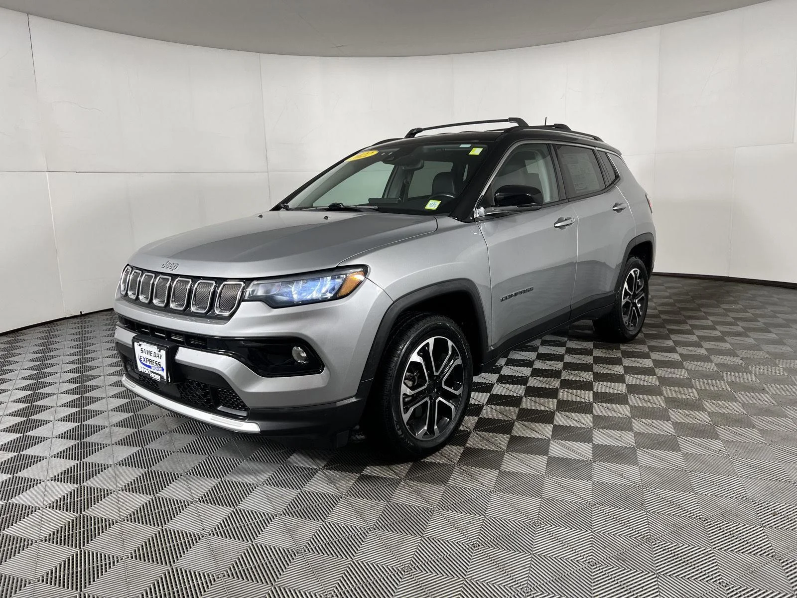 Used 2022 Gy Jeep Limited image 19