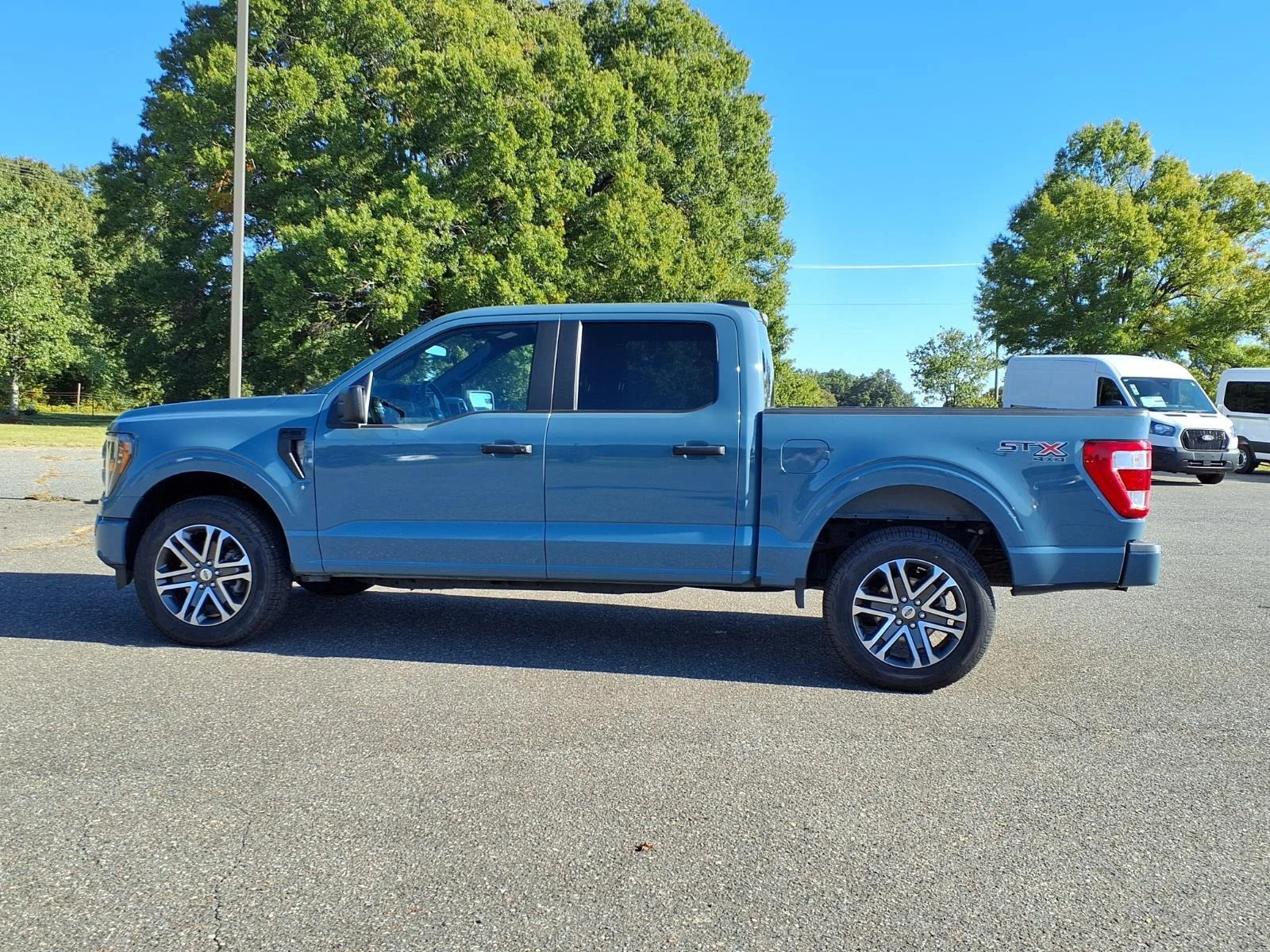 Used 2023 Area 51 Blue Ford XL image 3