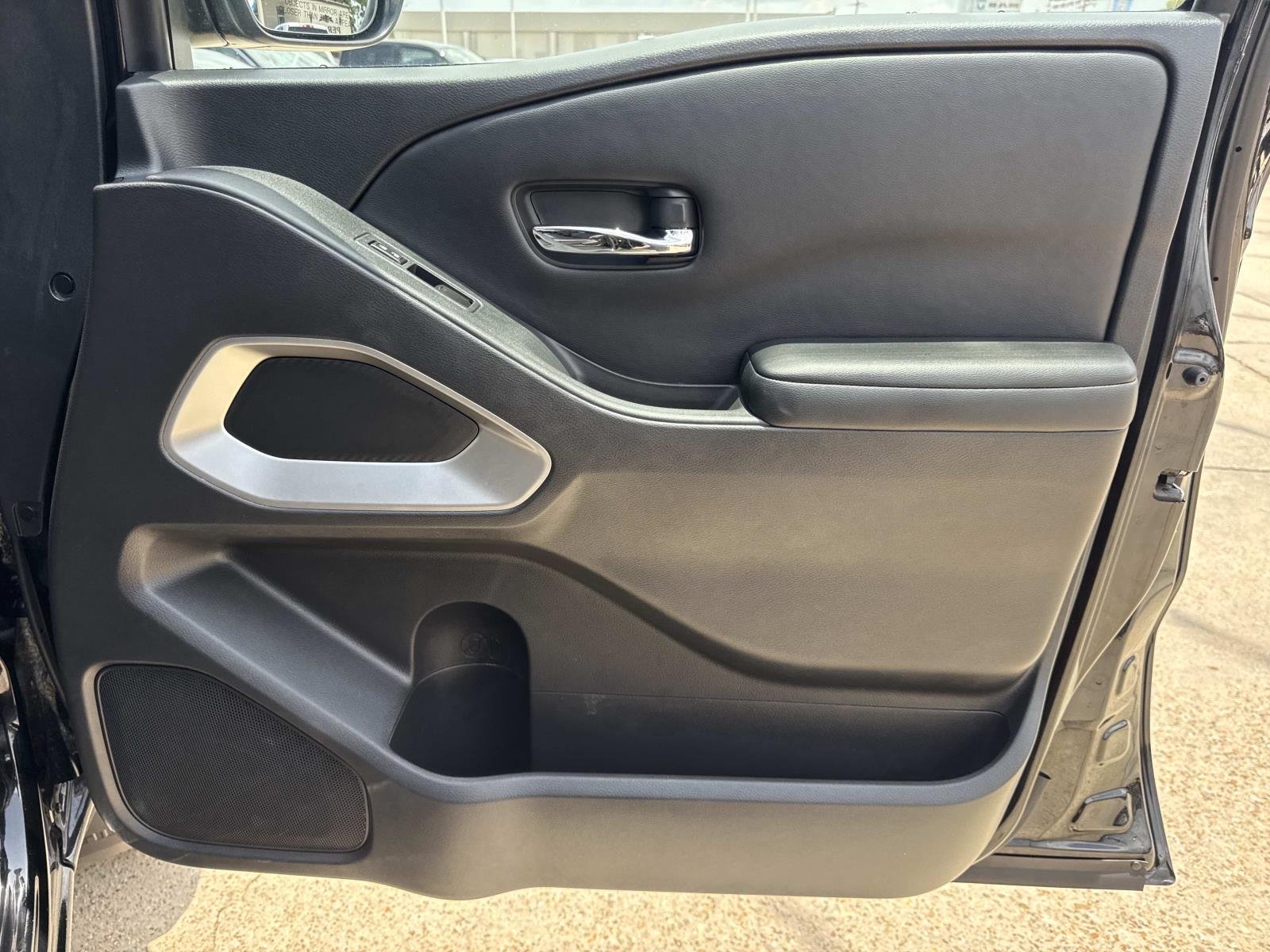 Used 2025 Super Black Nissan SV image 13