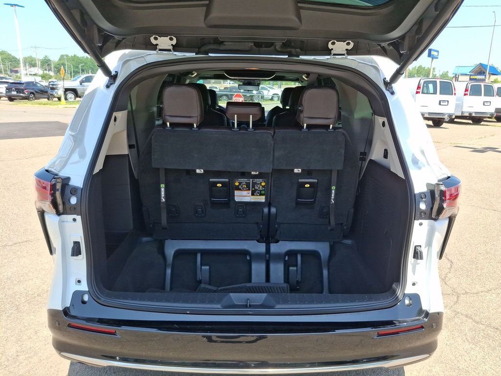 Used 2022 Beige Toyota Platinum image 21