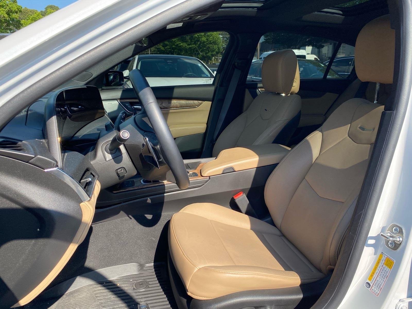 Used 2025 Crystal White Tricoat Cadillac Premium Luxury image 18