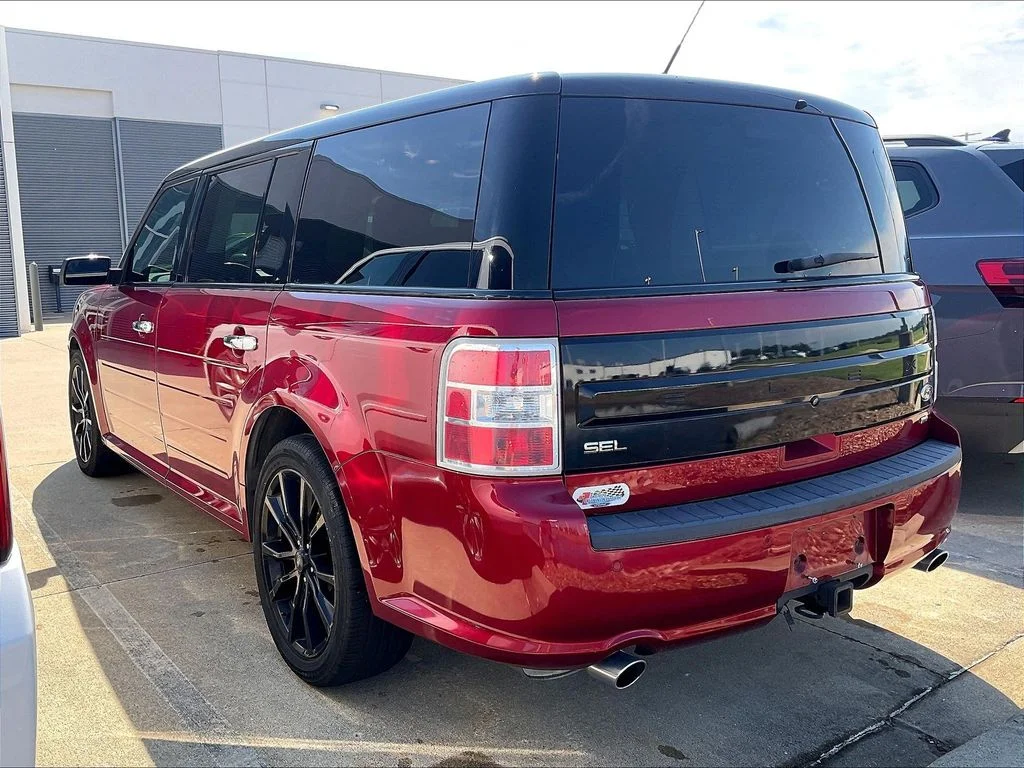 Used 2019 Red Ford SEL image 3