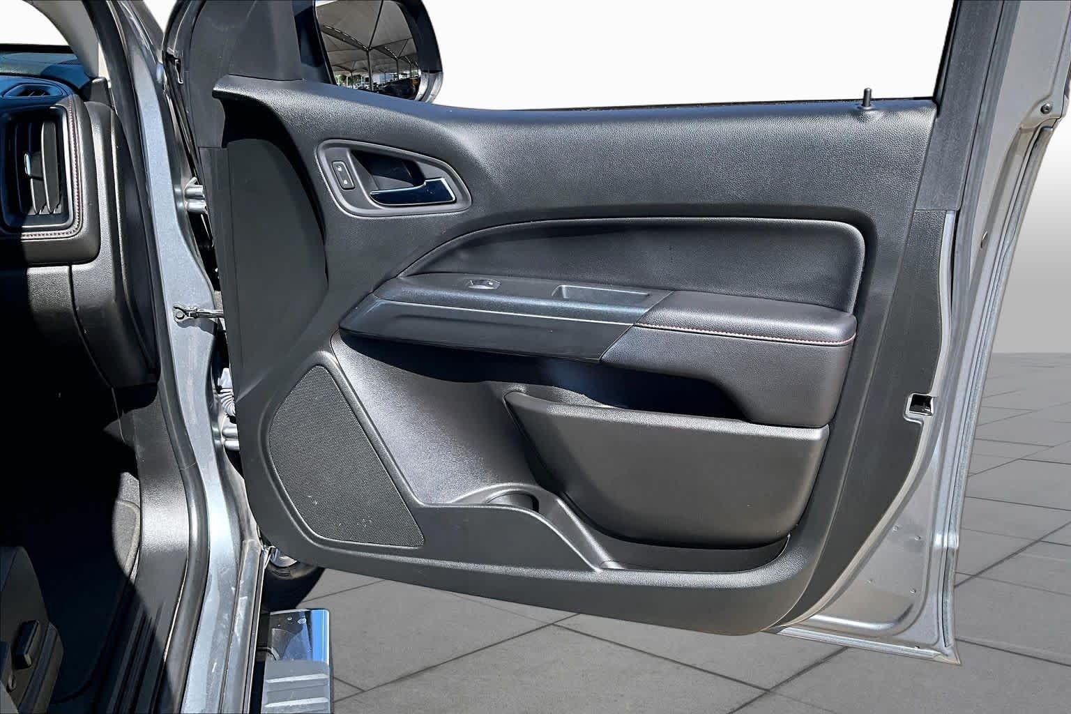 Used 2019 Satin Steel Metallic GMC 4WD All Terrain w/Leather image 25