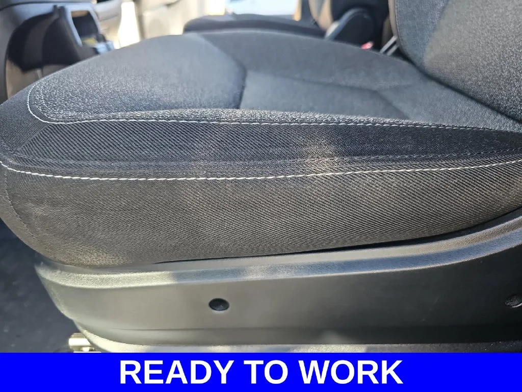 Used 2025 White Ram Base image 28