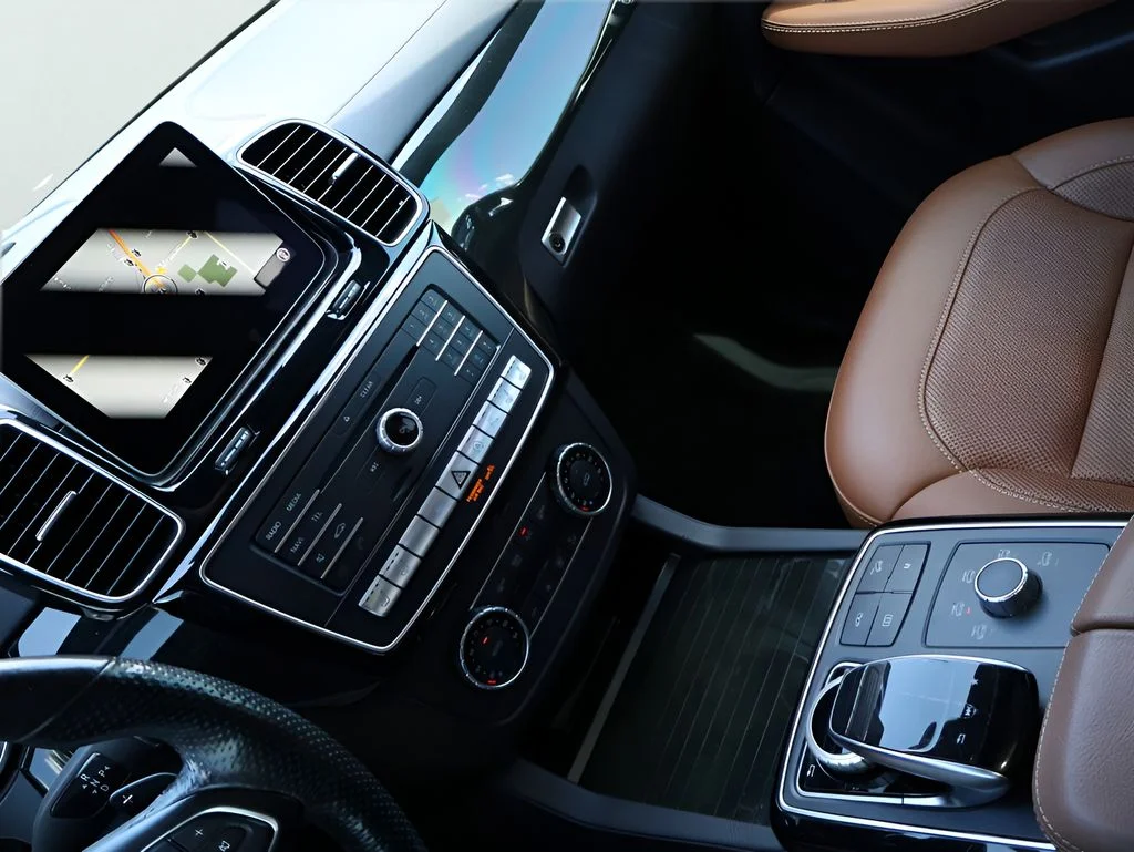 Used 2019 designo Diamond White Metallic Mercedes-Benz GLE 43 AMG® image 22