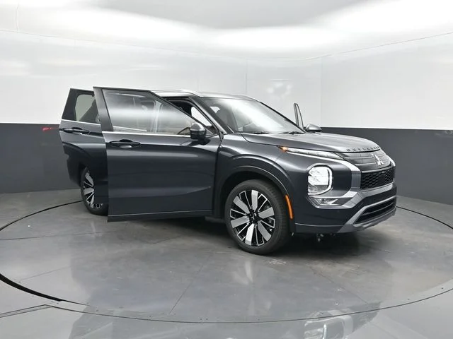 2025 Mitsubishi Outlander SEL - Photo 12