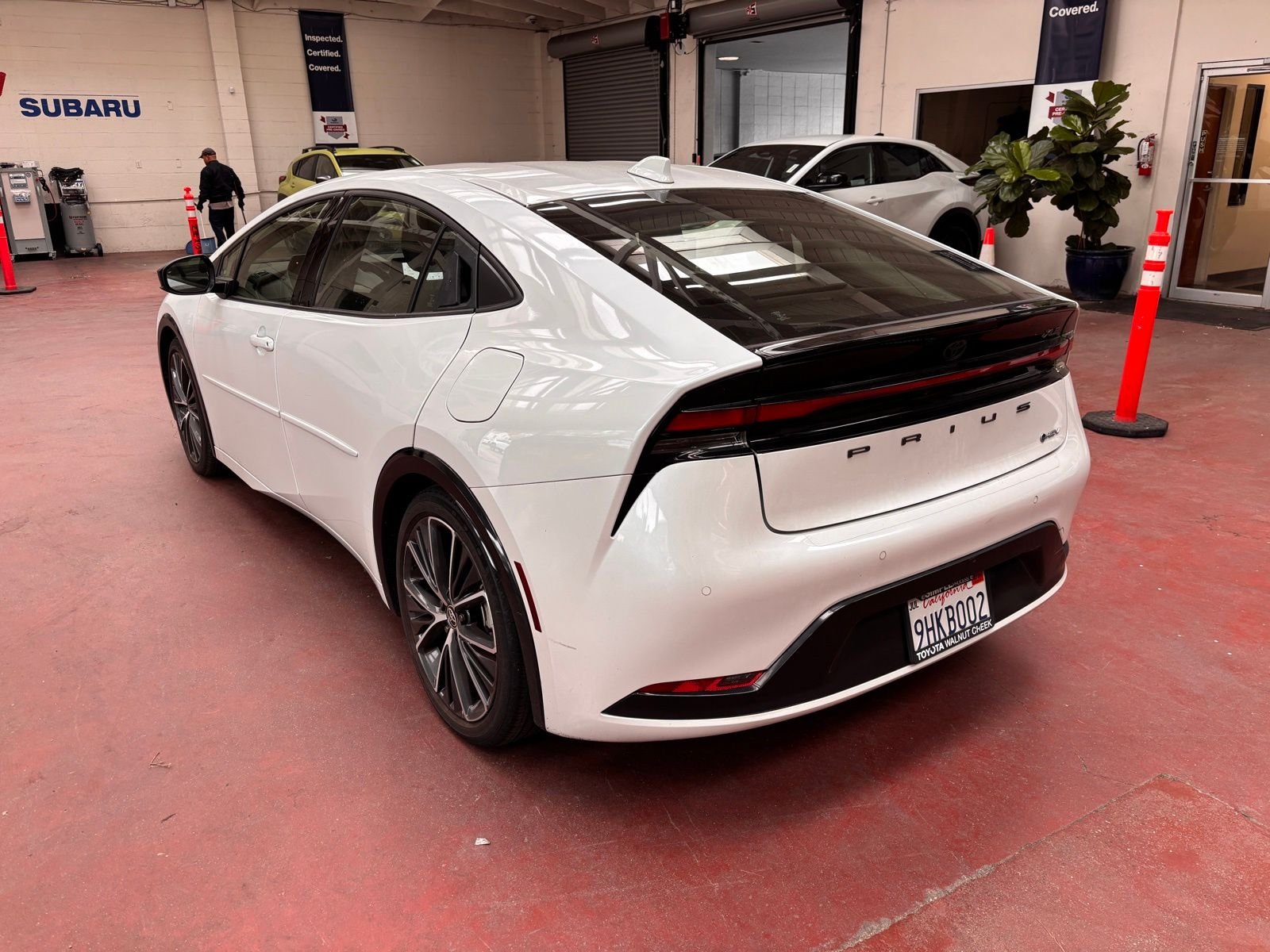 2023 Toyota Prius XLE photo 3