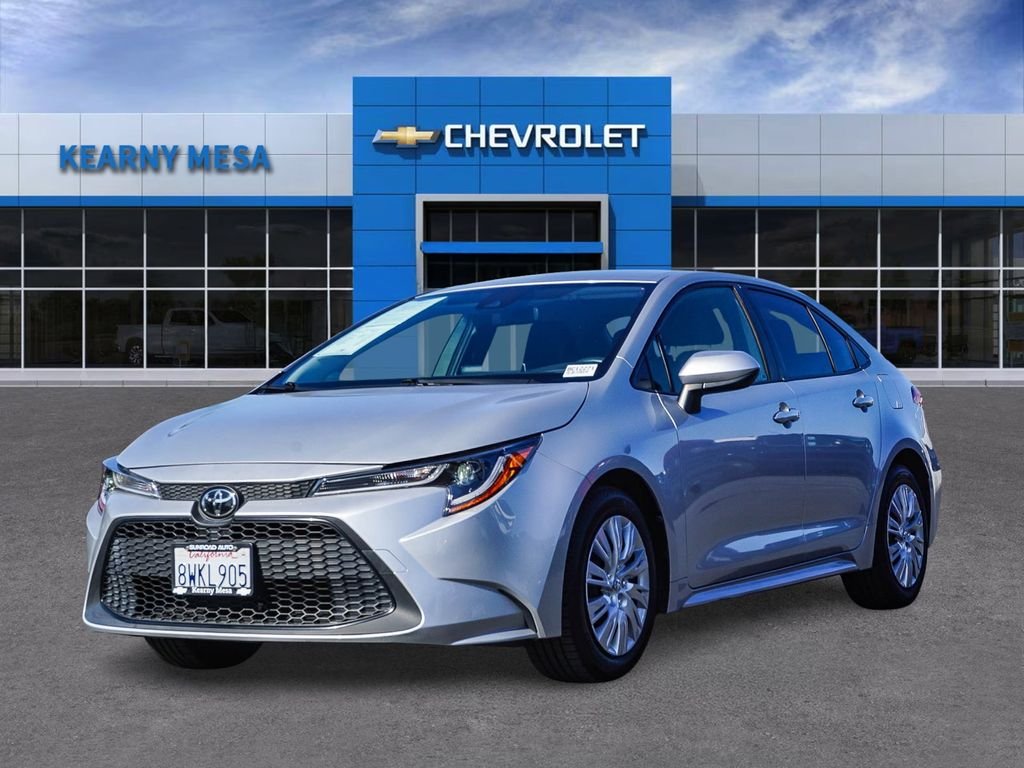 Used 2021 Silver Toyota LE image 3