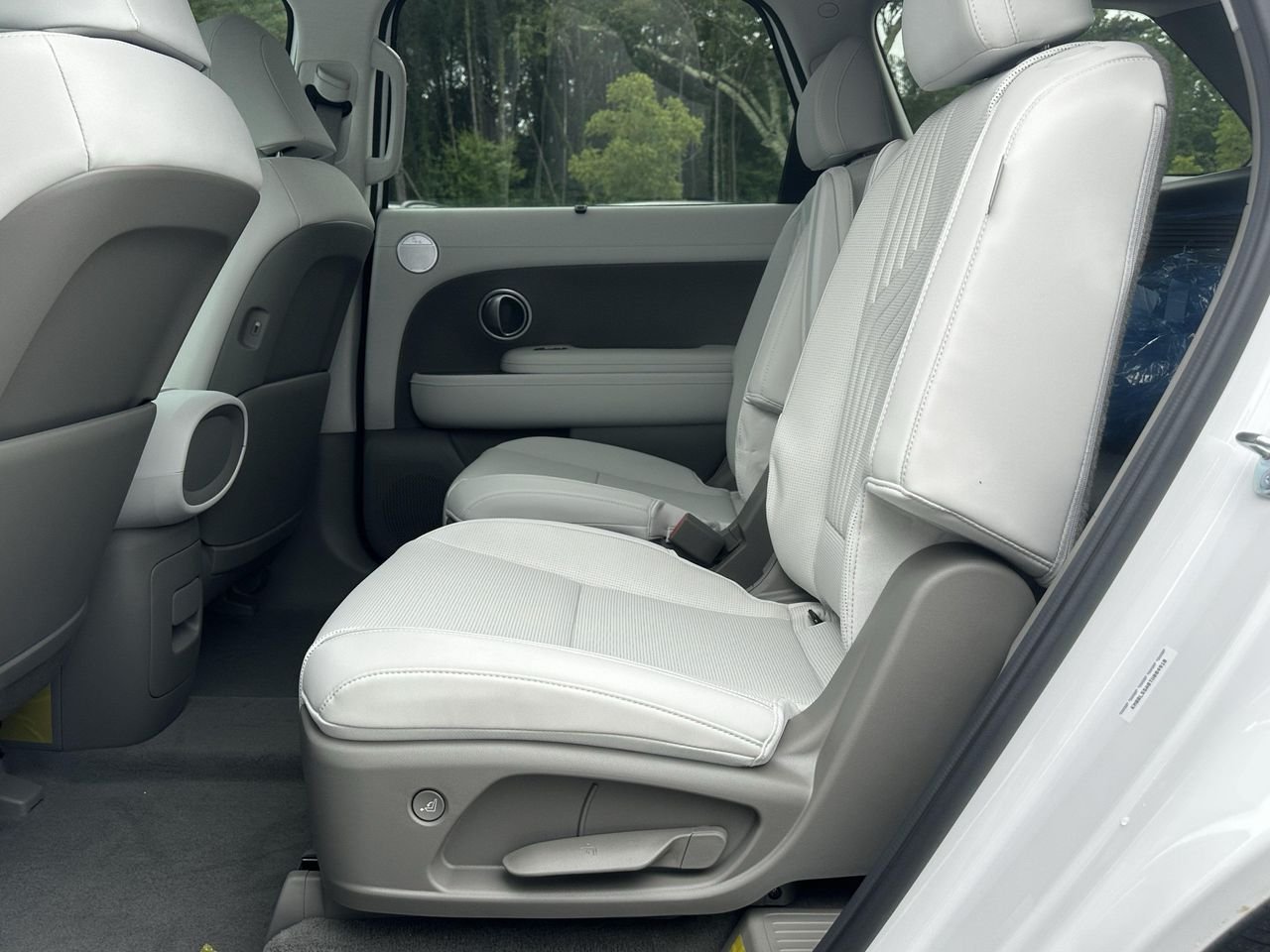 New 2026 Creamy White Pearl Hyundai Blue SEL 7P image 18