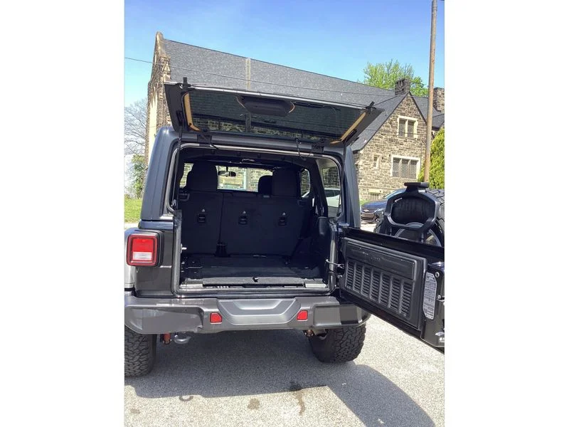 Used 2023 Black Jeep Sport S image 4