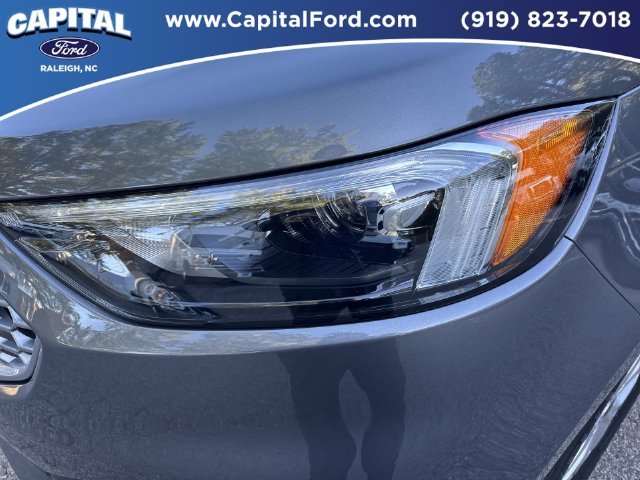Used 2023 Gray Ford SEL image 11