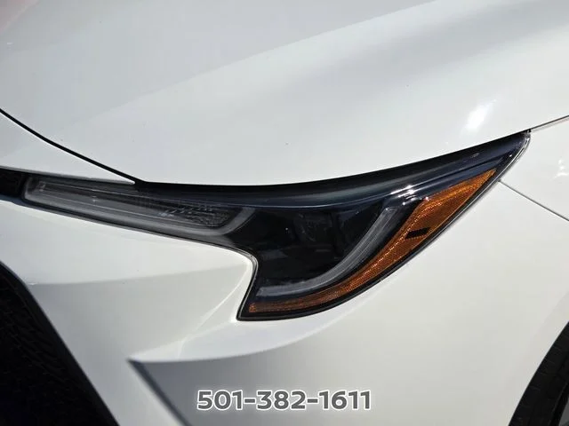 Used 2021 White Toyota LE image 11